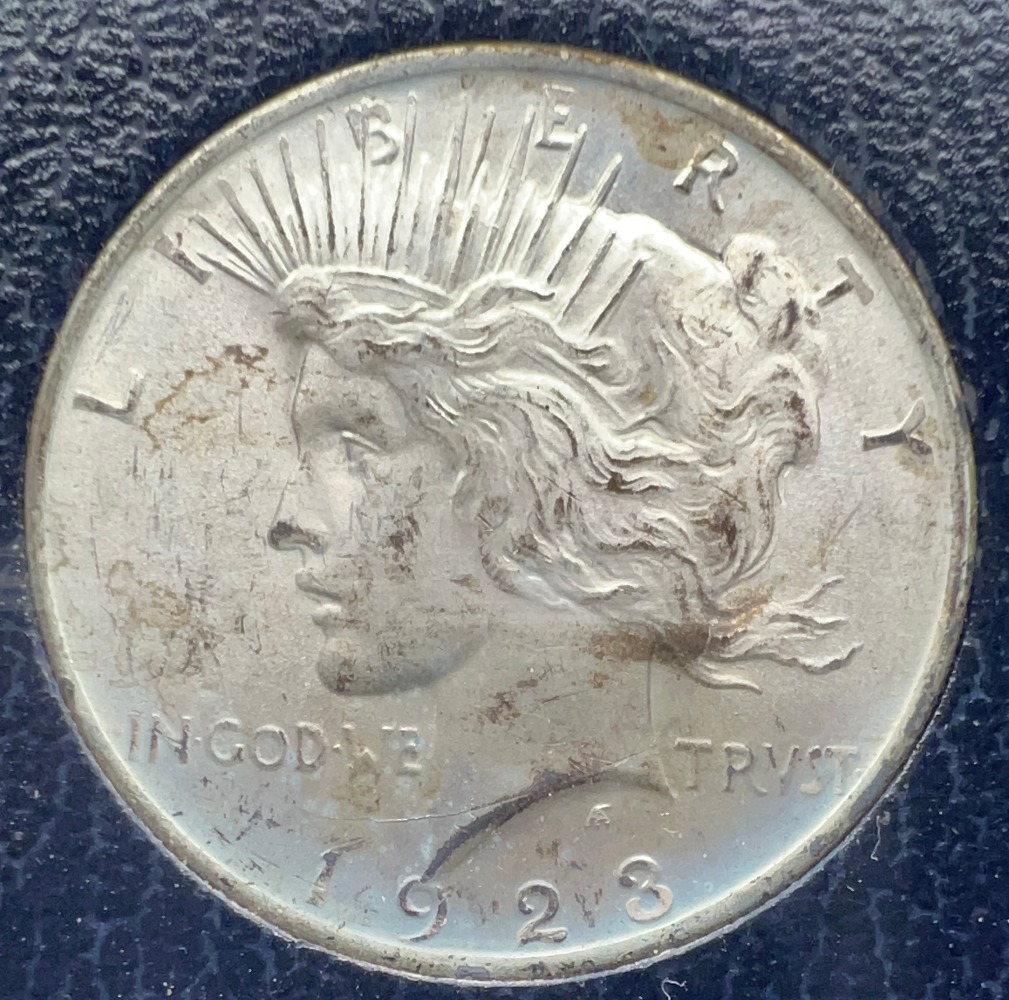 Another-1923-Peace-Dollar-In-Paramount-Holder,-Thoughts?